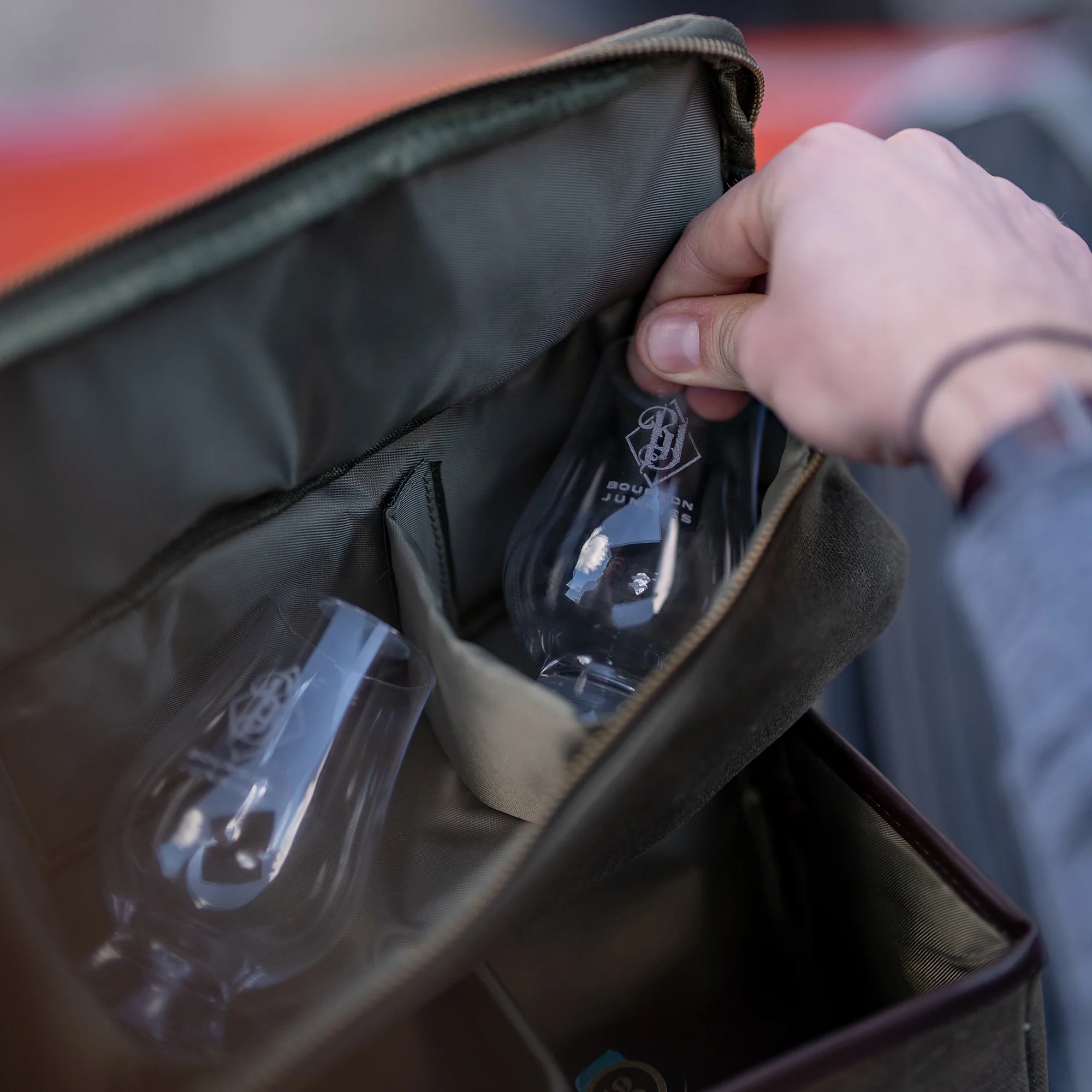 Bourbon Junkies Bottle Share Bag - Image 4